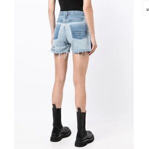 FRAME WOMENS LE SLOUCH
SIGNATURE WRITING CUTOFF DENIM
SHORTS